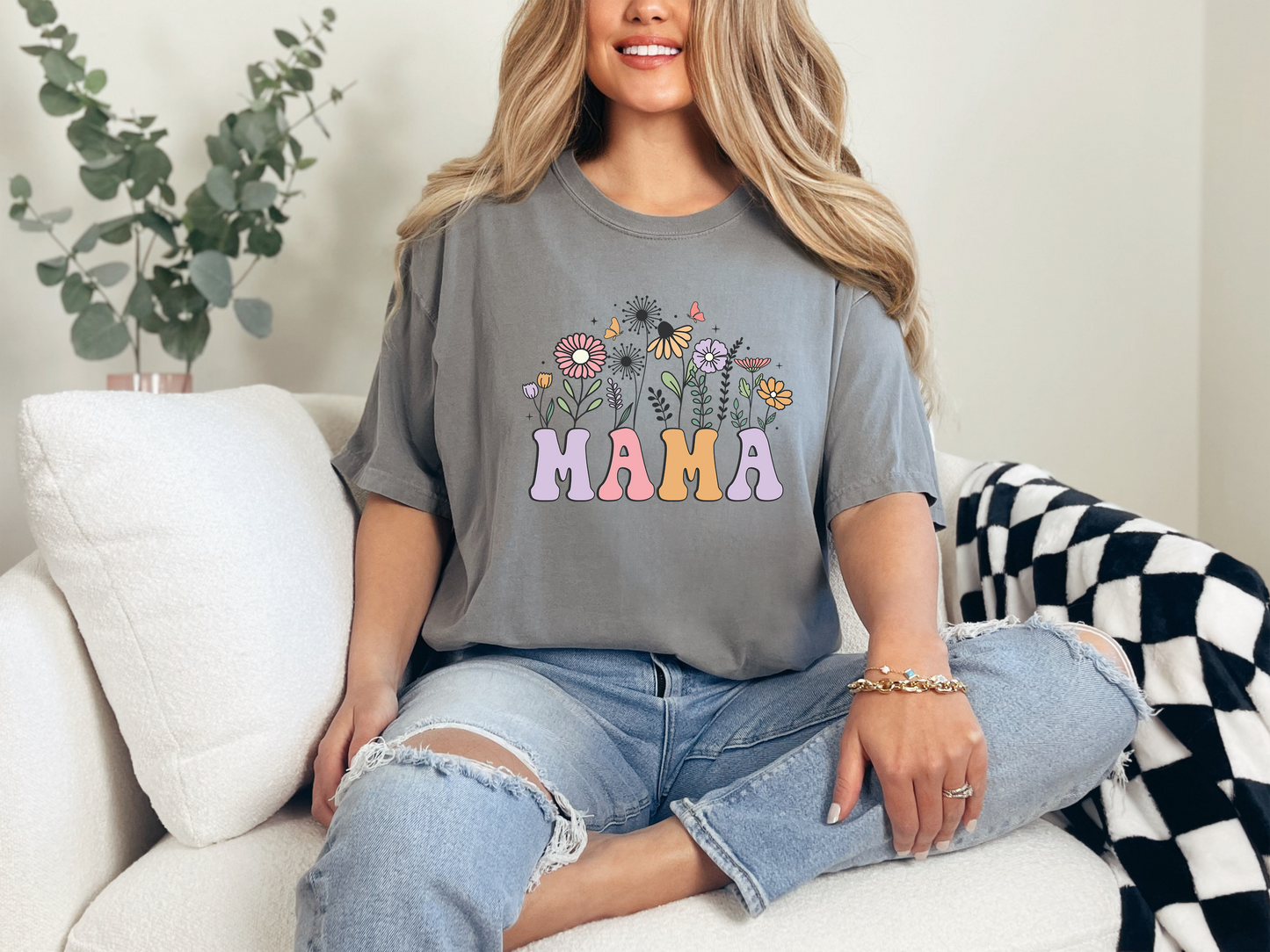 Mama with flowers T-Shirt