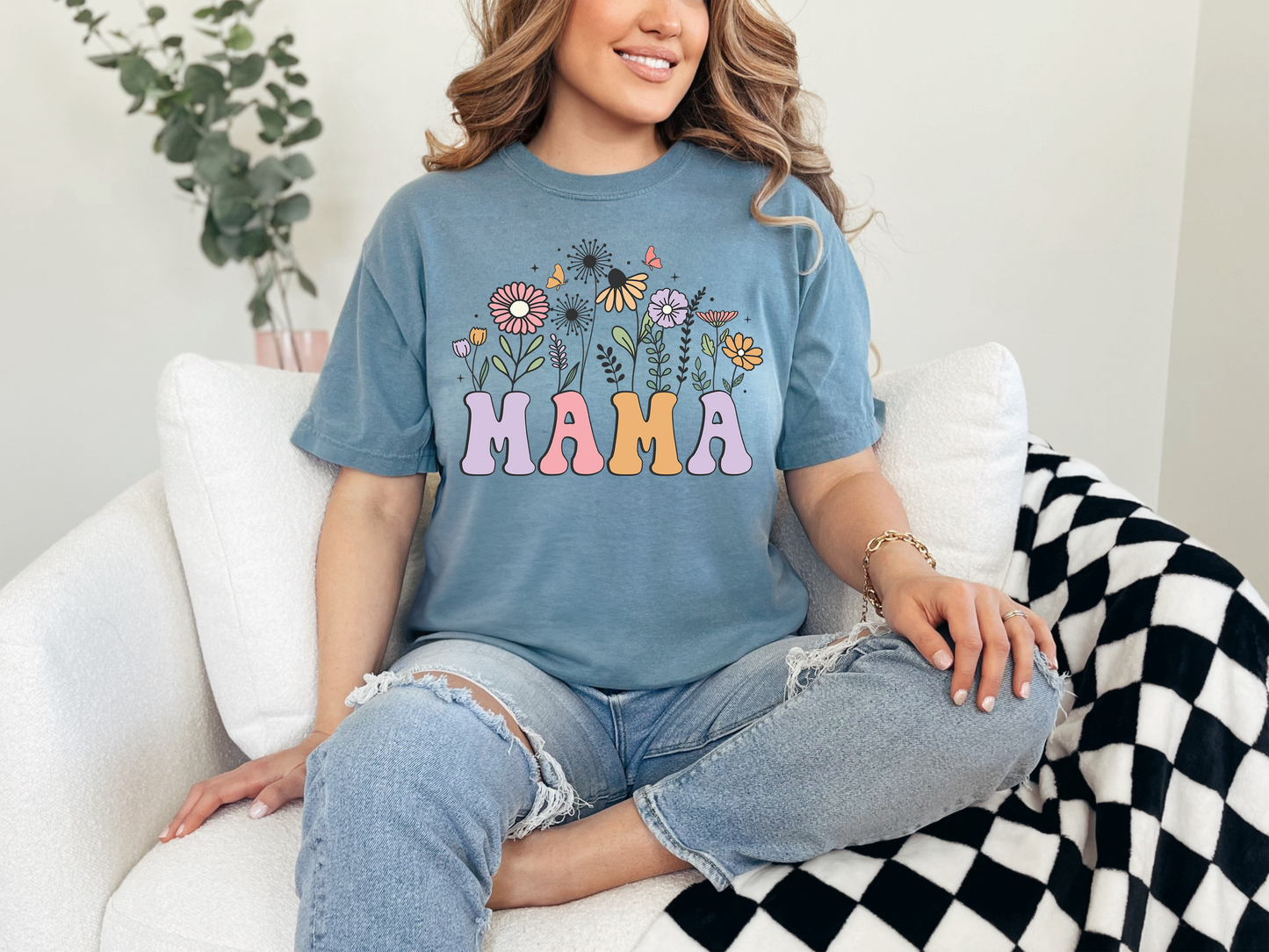 Mama with flowers T-Shirt