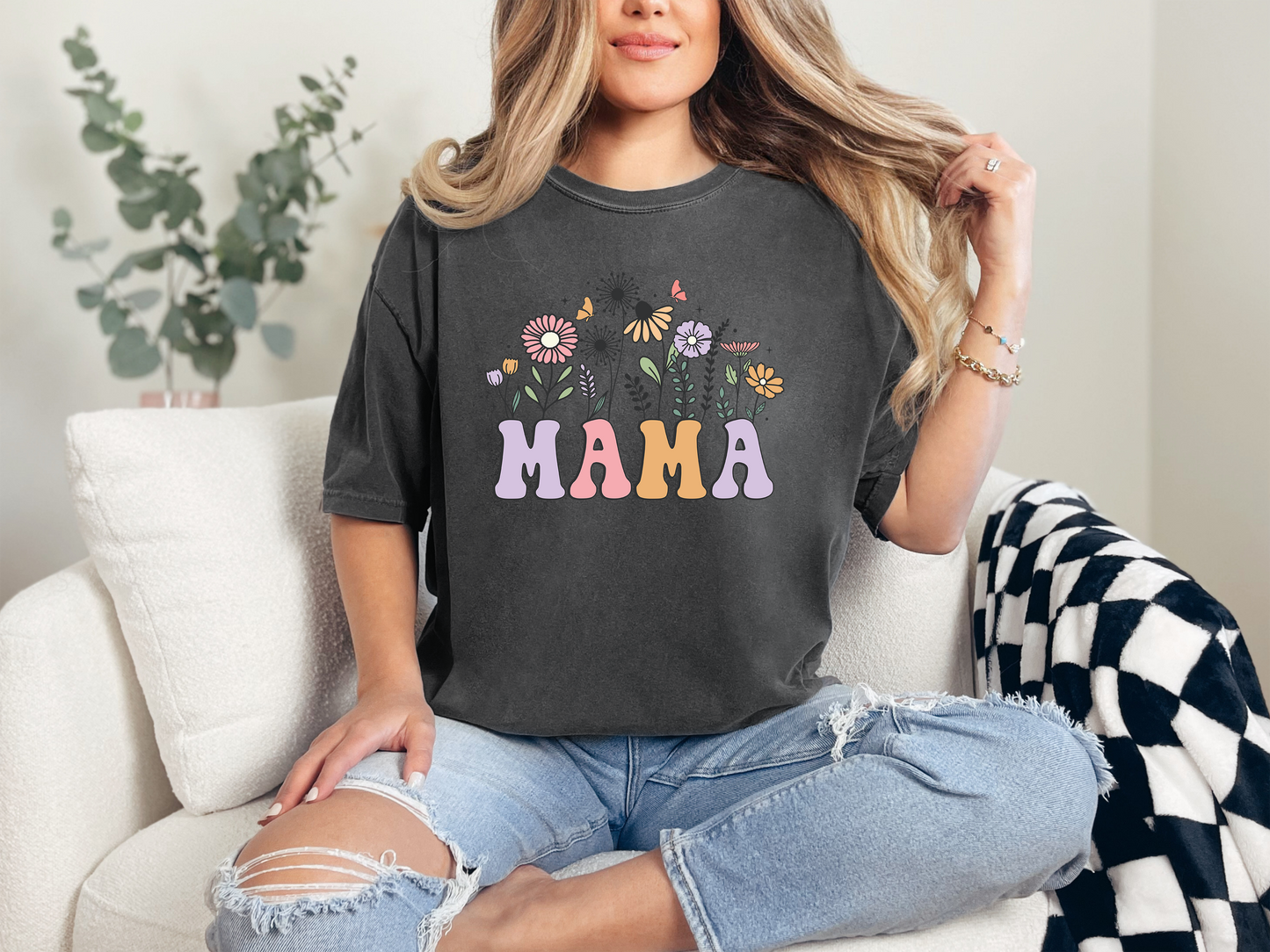 Mama with flowers T-Shirt