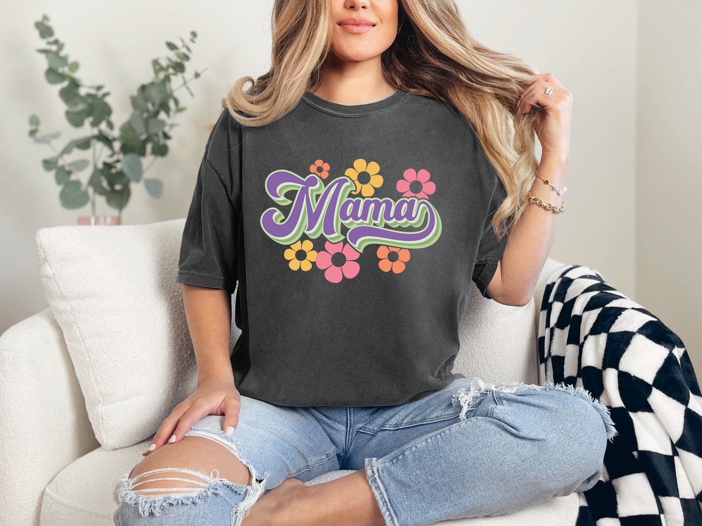 Mama Groovy Style T-Shirt
