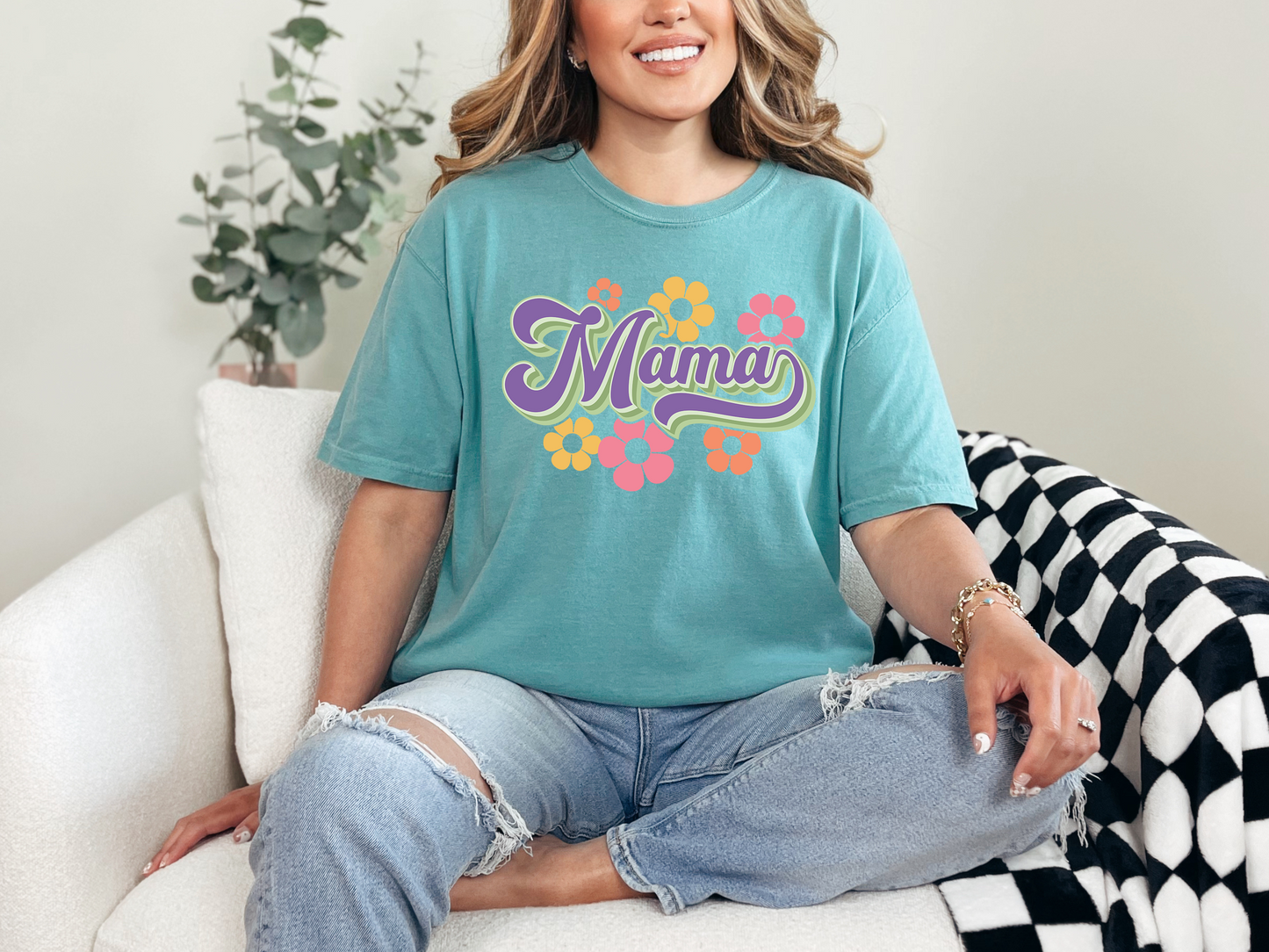 Mama Groovy Style T-Shirt